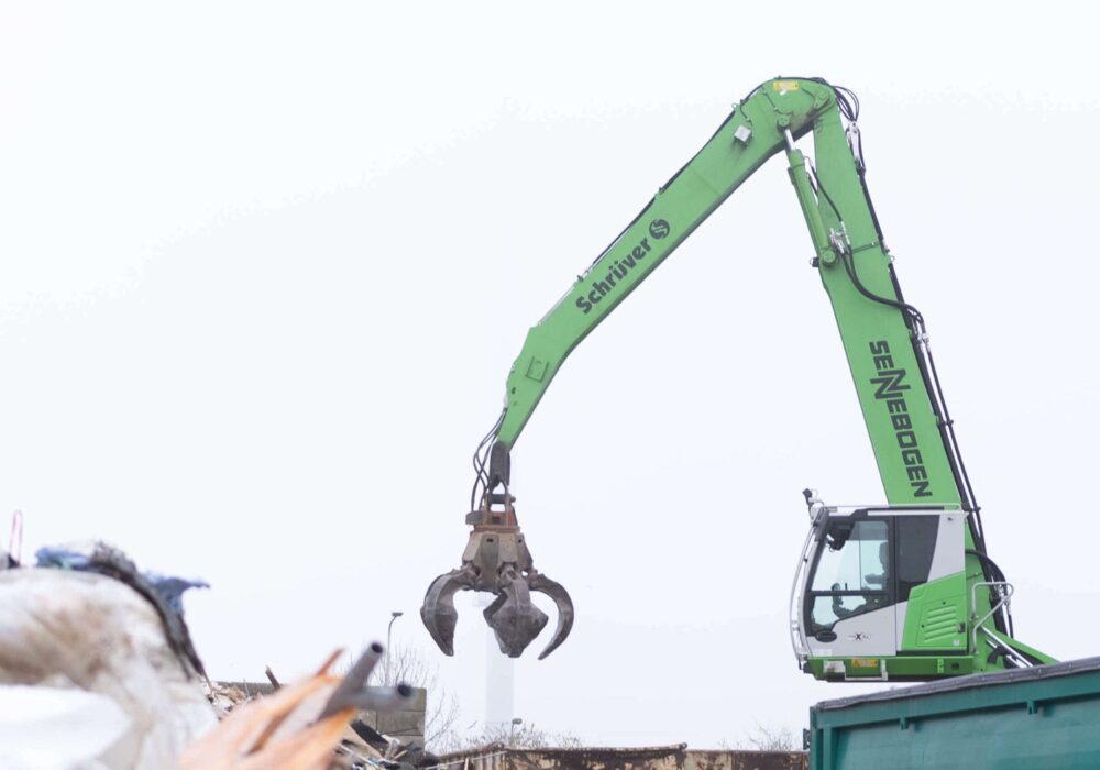 Sennebogen-kraan van Schrijver laadt een container